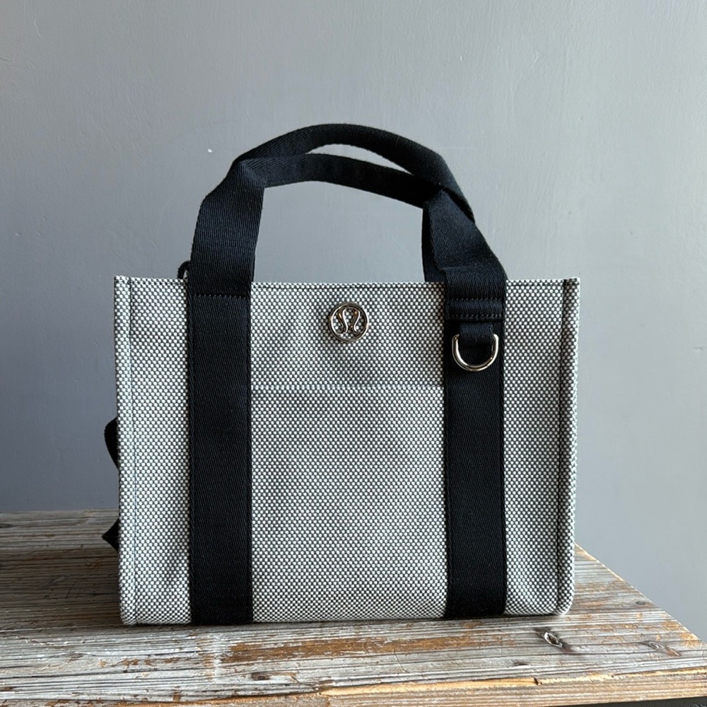 NWOT Lululemon Two Tone Canvas Black & White Mini Tote Bag 4.5L
